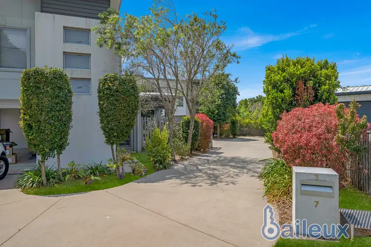 2/7 Webb Court, Rural View QLD 4740
