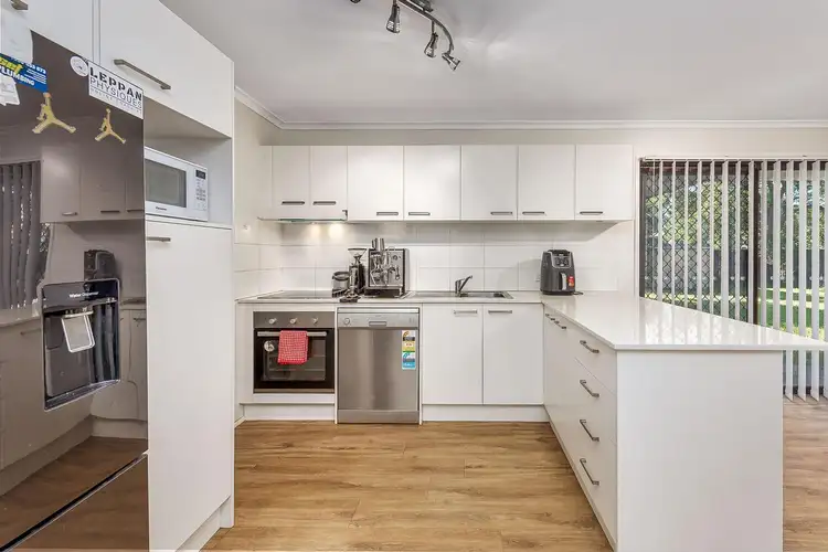 93 Wardoo Street, Southport QLD 4215