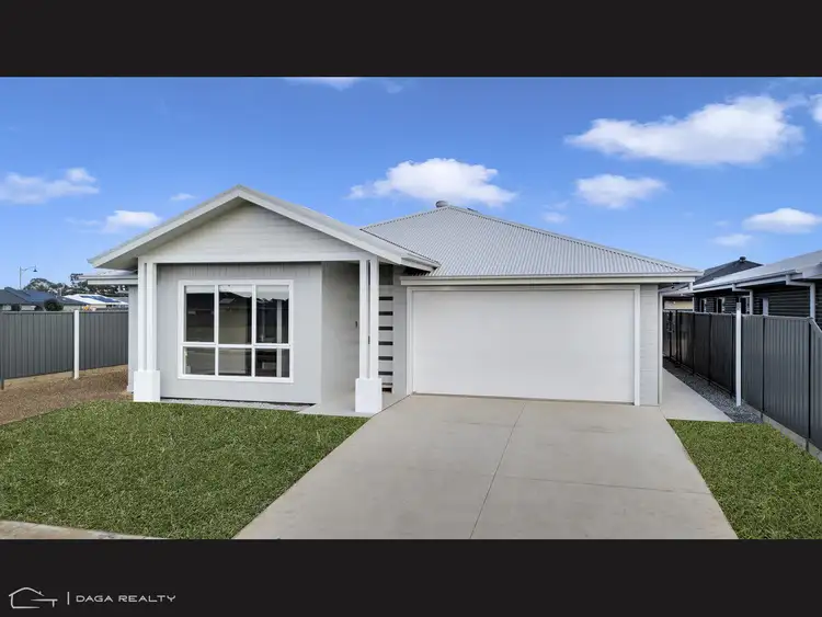 Second view of Homely house listing, 5 Clydesdale Loop, Yarrawonga VIC 3730