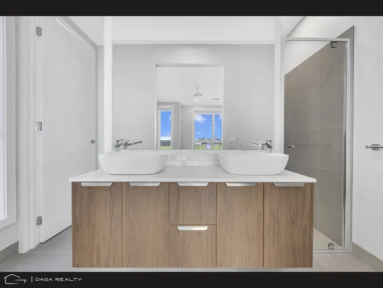 Fifth view of Homely house listing, 5 Clydesdale Loop, Yarrawonga VIC 3730