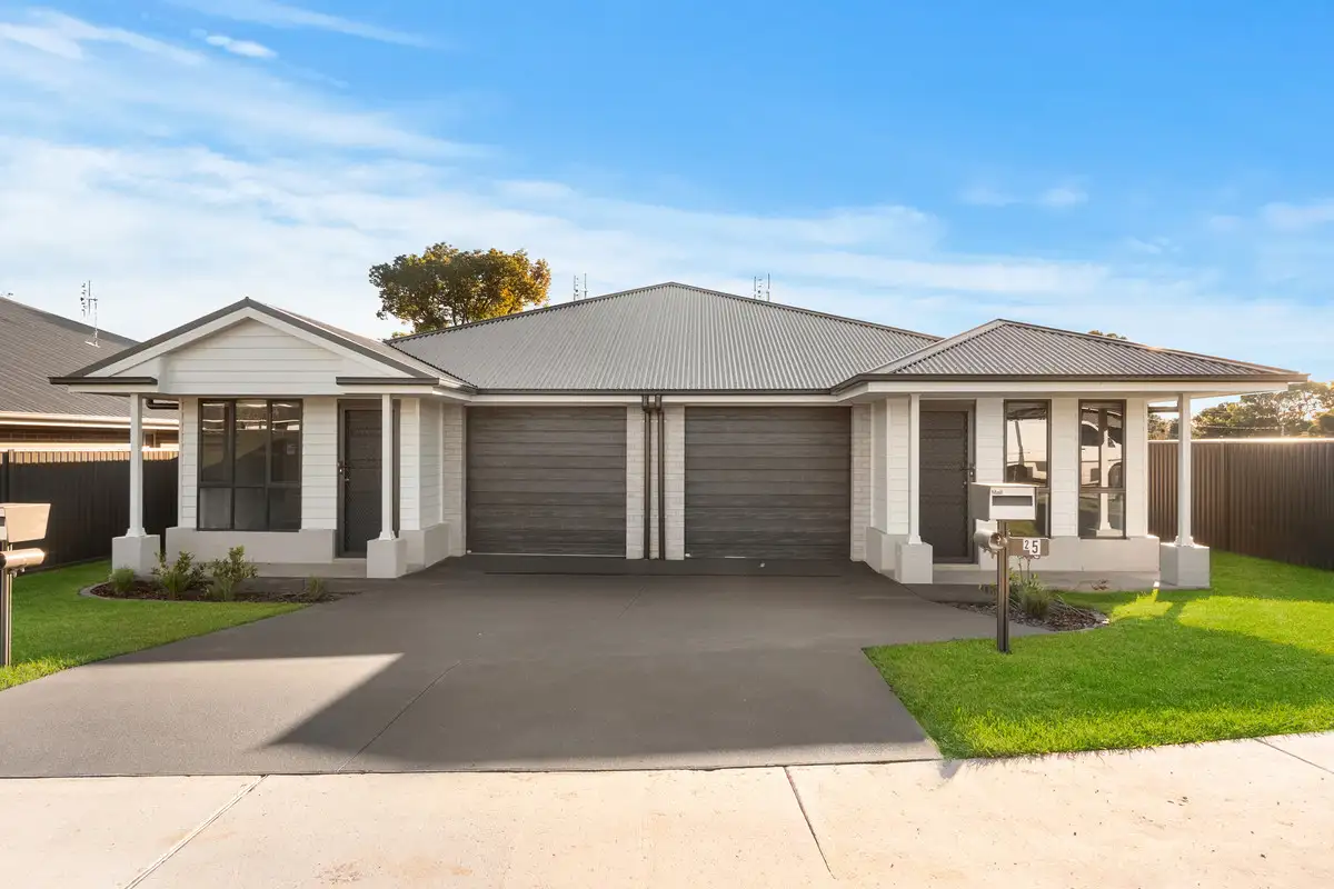 Main view of Homely semi-detached listing, 1/5 Gallant Place, Lochinvar NSW 2321