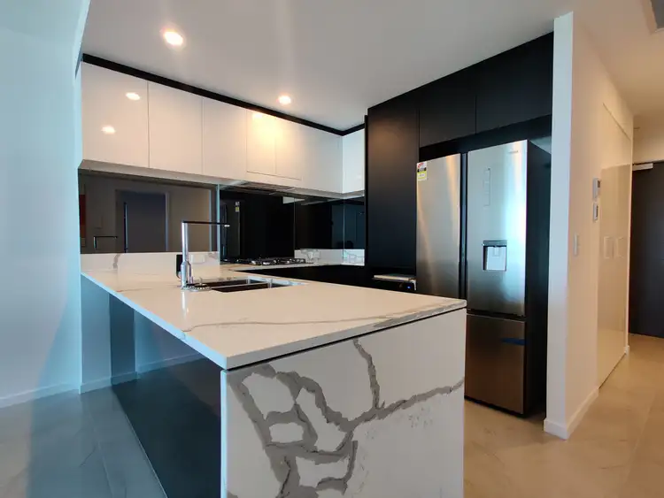 5807/5 Harbour Side Court, Biggera Waters QLD 4216