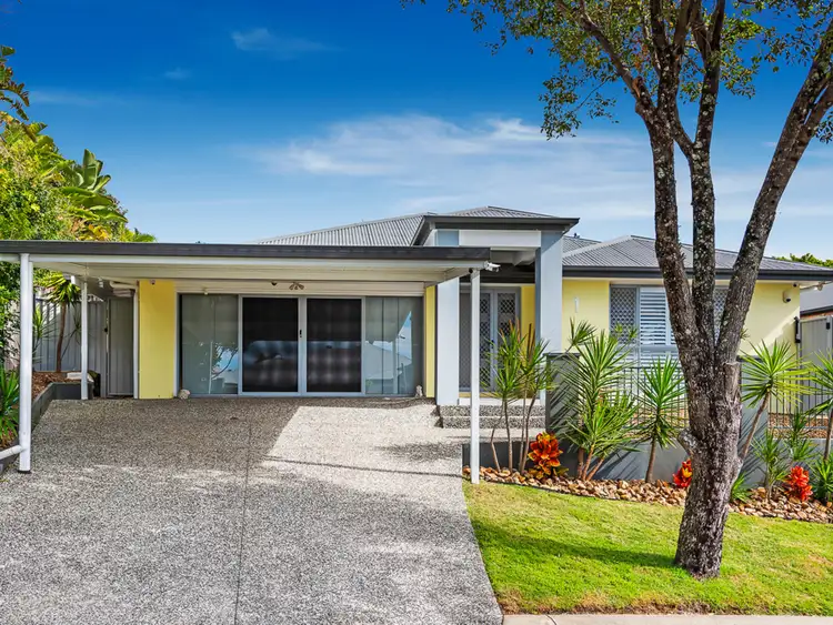 1 Elkins Street, Pacific Pines QLD 4211