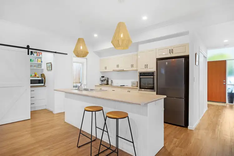 18 Lantau Crescent, Varsity Lakes QLD 4227