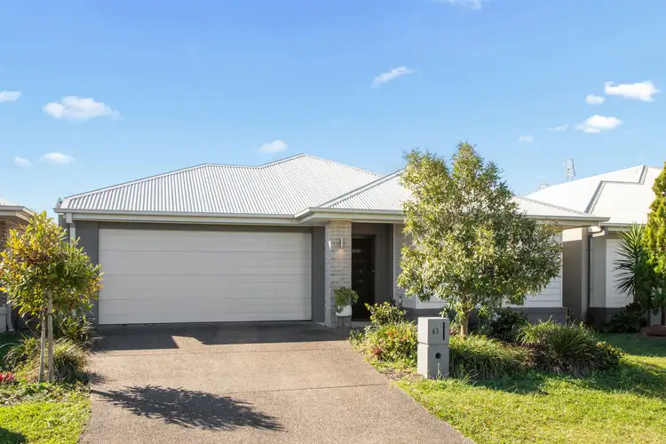 61 Wood Crescent