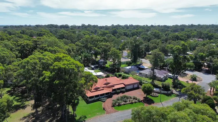 3 Lyndhurst Place, Greenfields WA 6210