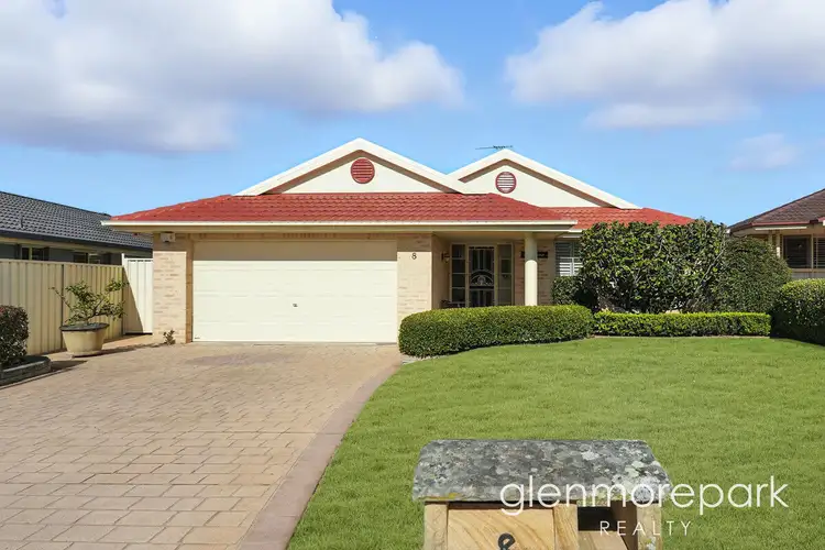 8 Minnek Close