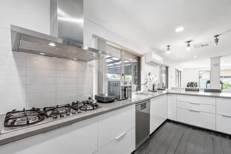 15 Diamantina Way, Rockingham WA 6168