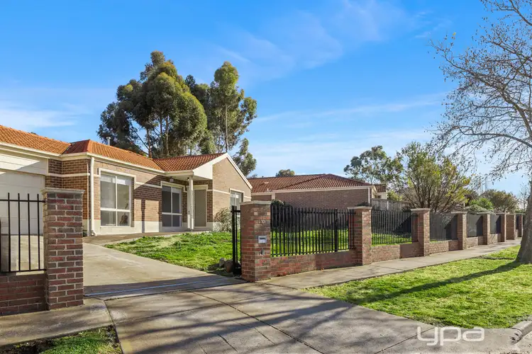 10 Panorama Drive, Hillside VIC 3037