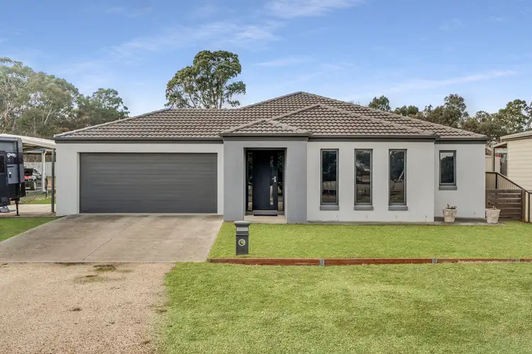 6 Napier Street, Avoca VIC 3467