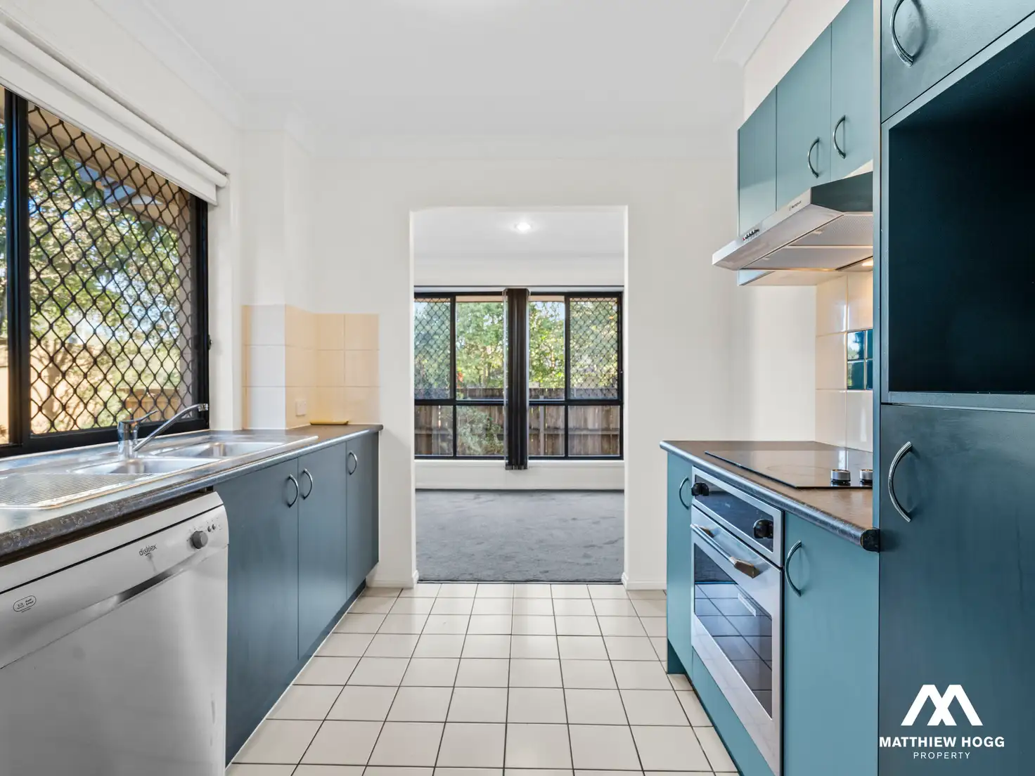 Main view of Homely townhouse listing, 2/583 Wondall Road, Tingalpa QLD 4173