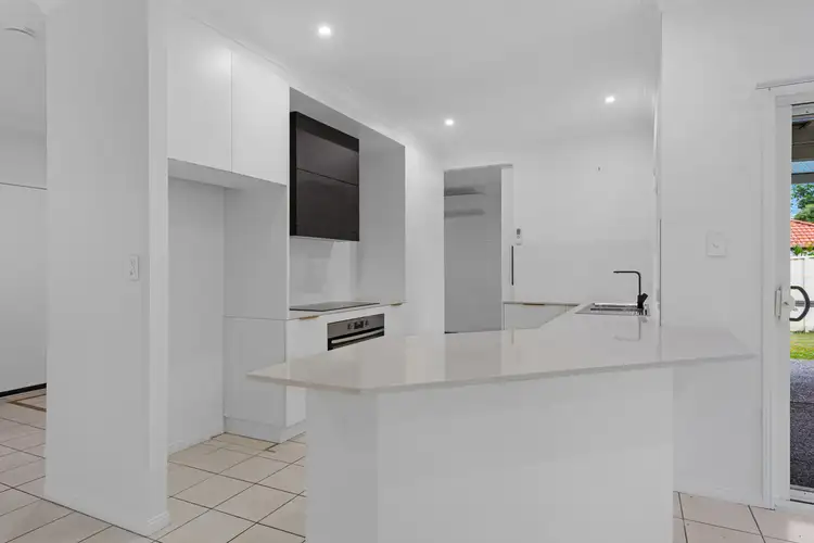 23 Respall Way, Arundel QLD 4214