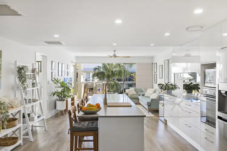 25/1 Grenada Way, Kawana Island QLD 4575