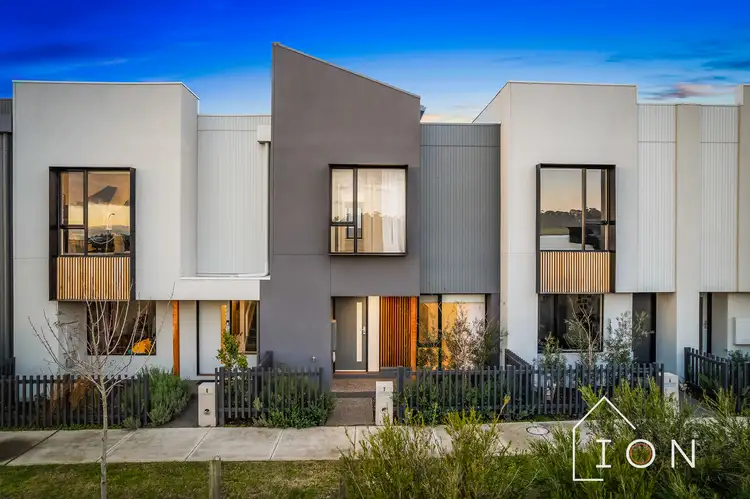 7 Clifford Walk, Cranbourne South VIC 3977