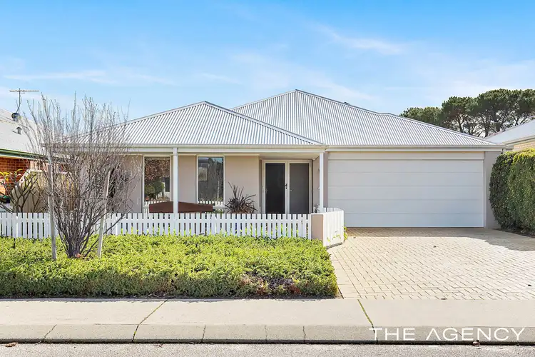 22 Harvest Lakes Boulevard