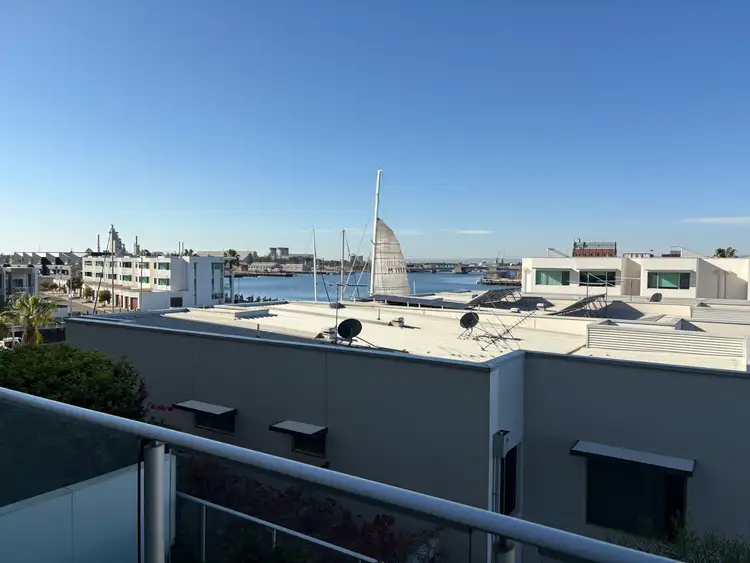 311/1-2 Tarni Court, New Port SA 5015