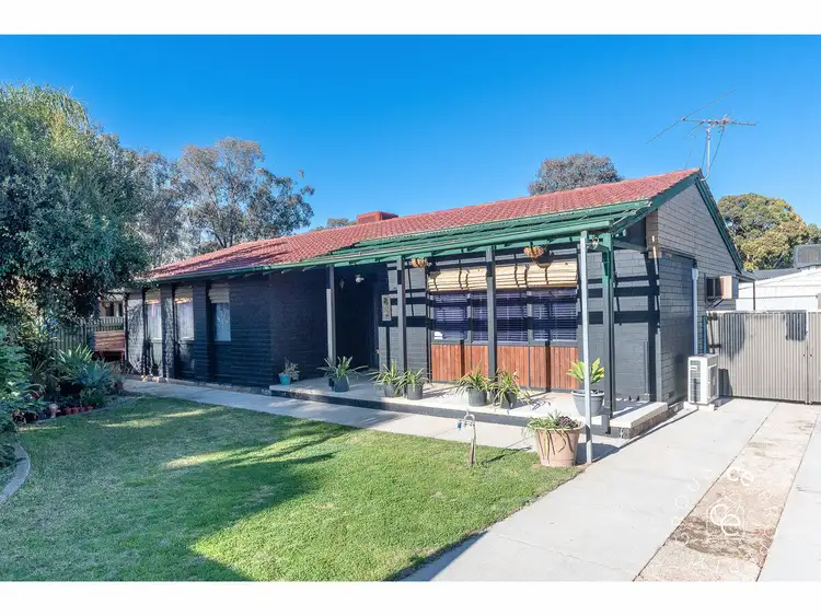 58 Penong Crescent