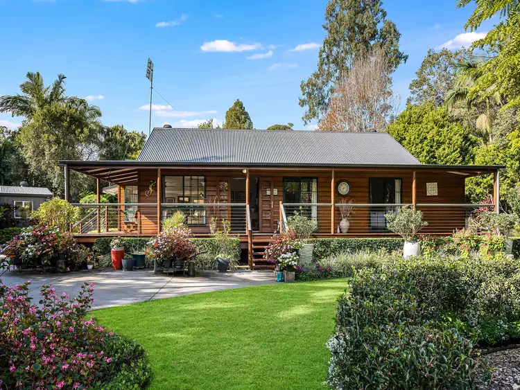 10 Dana Close, Glass House Mountains QLD 4518