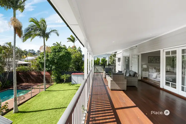 8 Thynne Avenue, Norman Park QLD 4170
