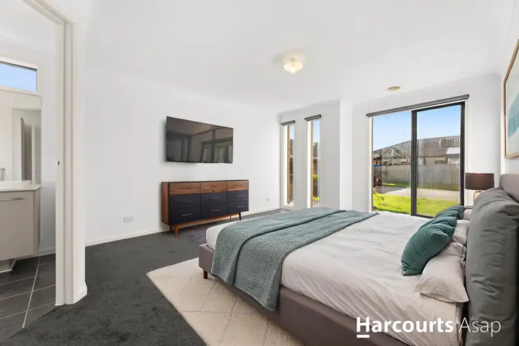 Second view of Homely house listing, 8 Middlesex Court, Cranbourne North VIC 3977