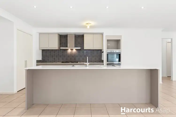 Fifth view of Homely house listing, 8 Middlesex Court, Cranbourne North VIC 3977