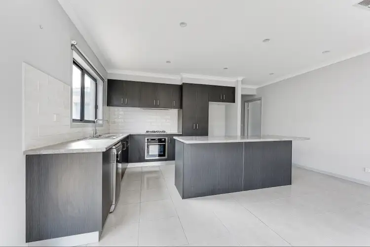 Fifth view of Homely house listing, 2 Twigrush Place, Brookfield VIC 3338