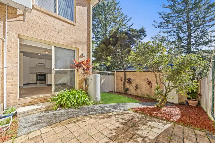 1/16 Creighton Lane, Point Frederick NSW 2250