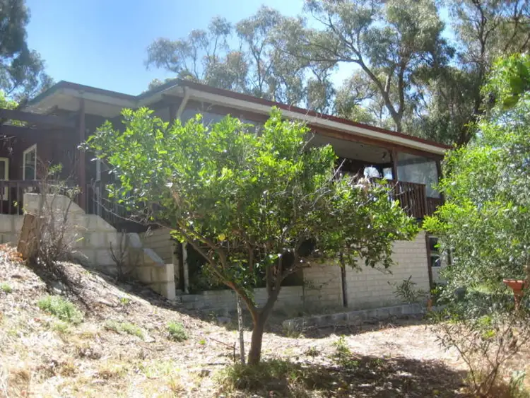 4 Hill Street, Halls Head WA 6210