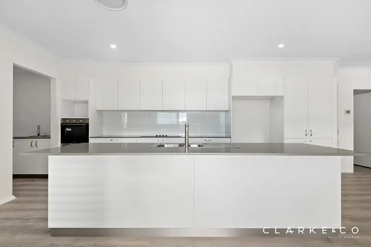 Fifth view of Homely house listing, 194 Settlers Boulevard, Chisholm NSW 2322