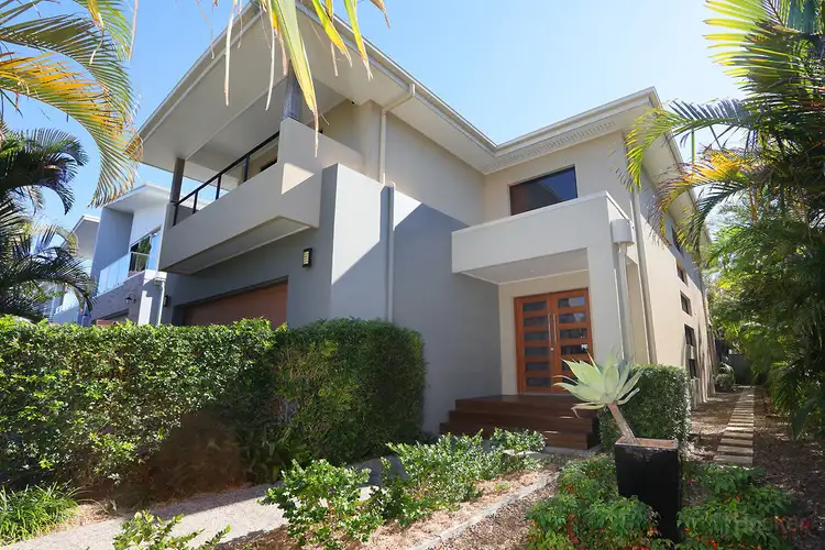 15 Nankeen Avenue, Paradise Point QLD 4216