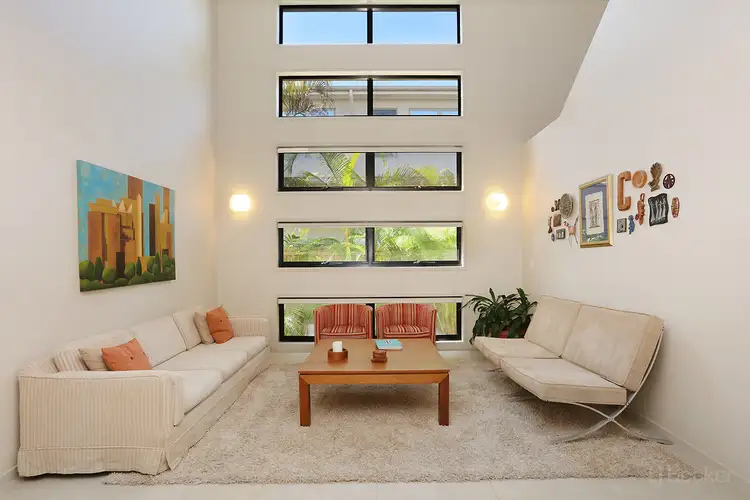 15 Nankeen Avenue, Paradise Point QLD 4216