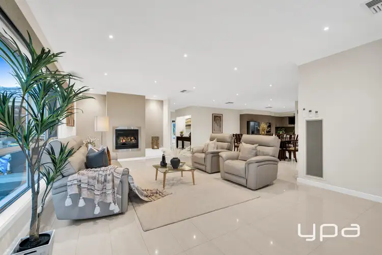 Fifth view of Homely house listing, 18 Royal Oak Court, Mulgrave VIC 3170