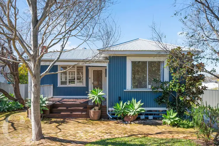 10 Hood Street, Hamilton Hill WA 6163