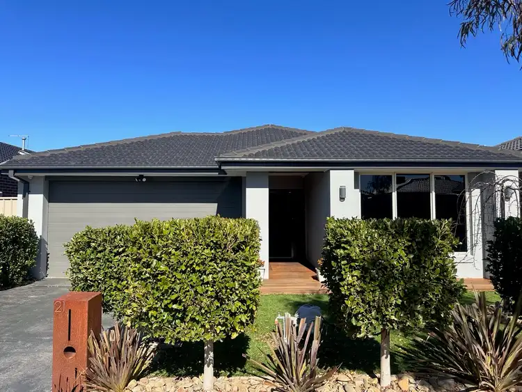 21 Moor Park Avenue, Harkness VIC 3337