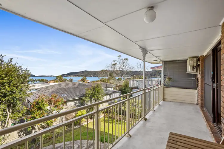 1a Noonan Point Avenue, Point Clare NSW 2250