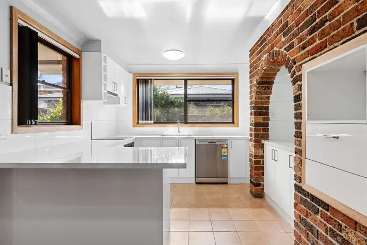 17 Bay Road, The Entrance NSW 2261