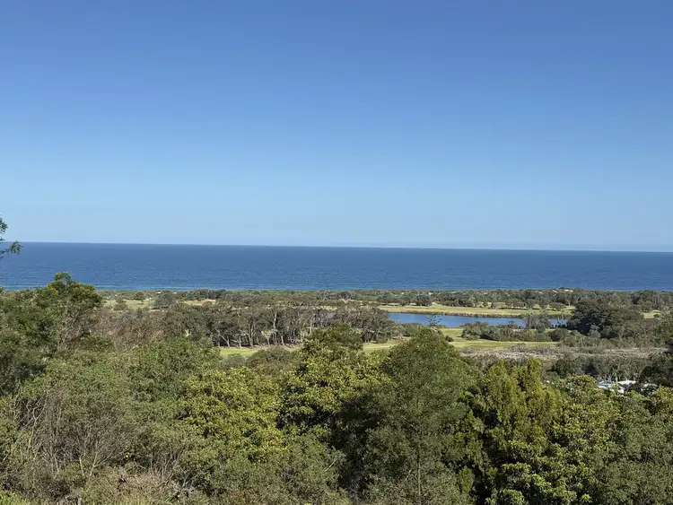 10 Ocean View Parade, Lakes Entrance VIC 3909