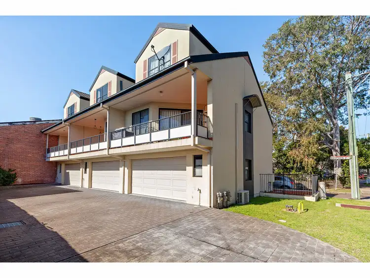 Main view of Homely house listing, 2/33 Bishopsgate Street, Wickham NSW 2293