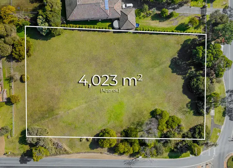 104 Bay Road, Mount Martha VIC 3934