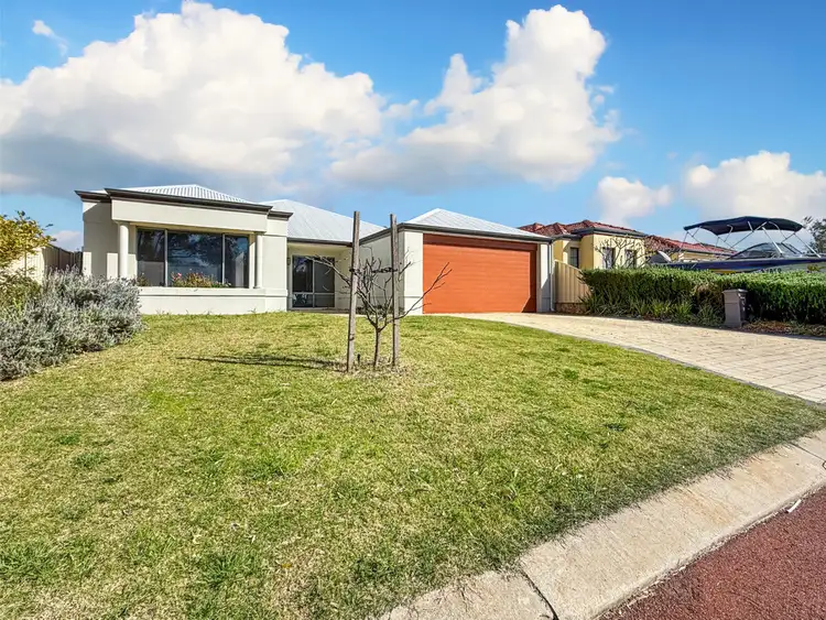 4 Innes Parkway, Lakelands WA 6180