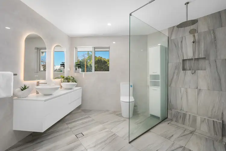 102 Goonawarra Drive, Mooloolaba QLD 4557