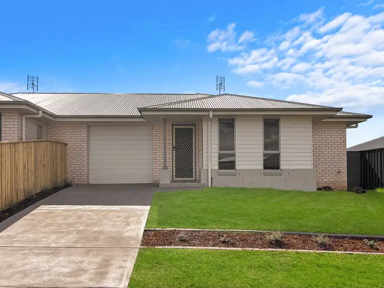 2/10 Breccia Avenue, Gillieston Heights NSW 2321