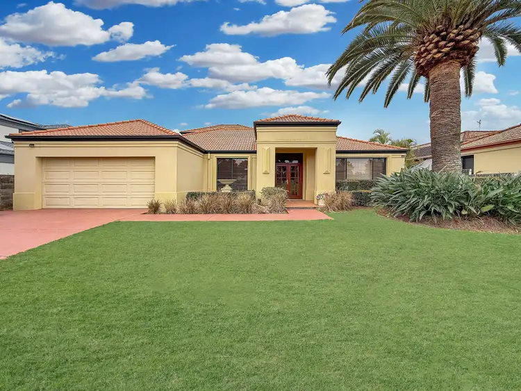 3 Lee Anne Crescent, Helensvale QLD 4212