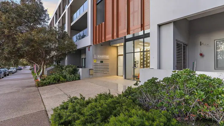 61/16 Midgegooroo Avenue, Cockburn Central WA 6164
