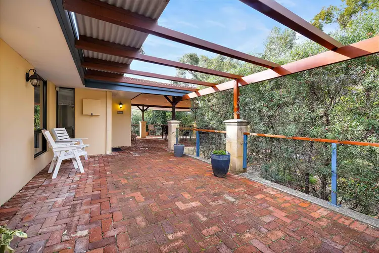 81 Amethyst Crescent, Mount Richon WA 6112
