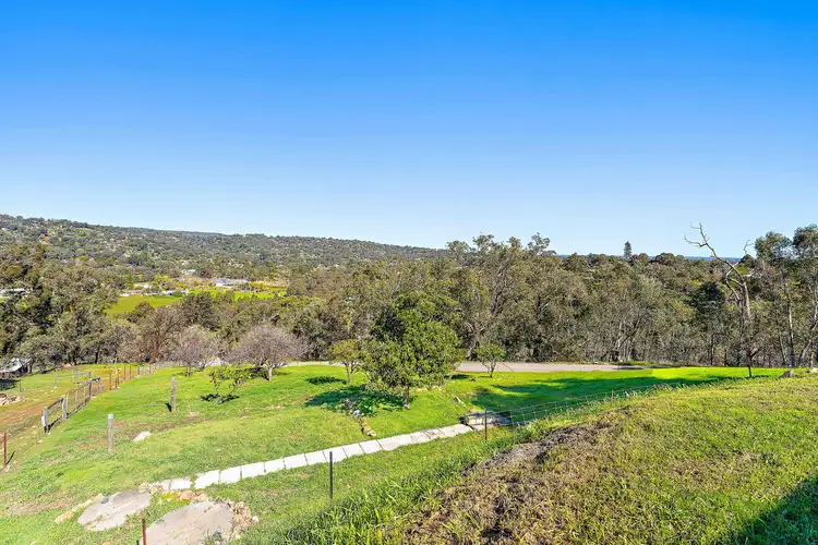 24 Grade Road, Kelmscott WA 6111