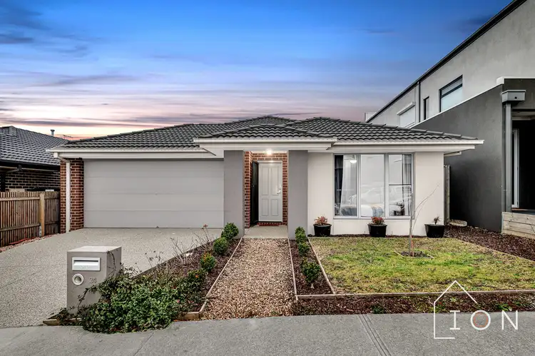 24 Swindale Way, Clyde North VIC 3978