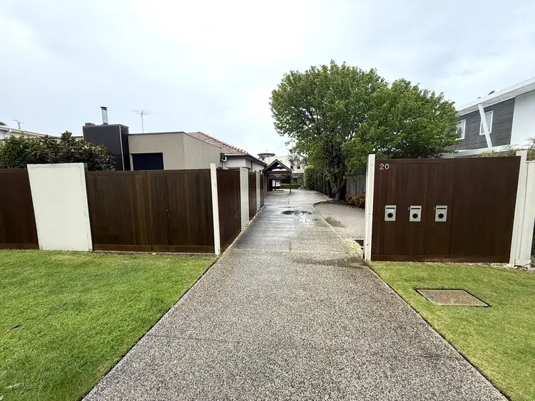 2/20 Munday Street, Torquay VIC 3228