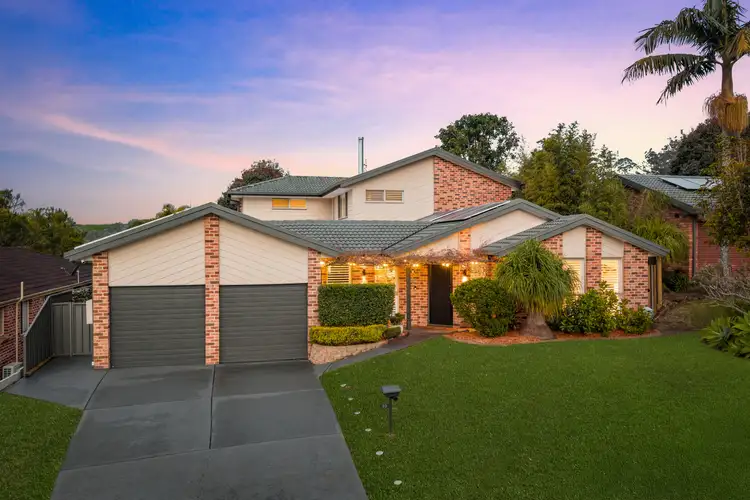 33 Yanderra Crescent