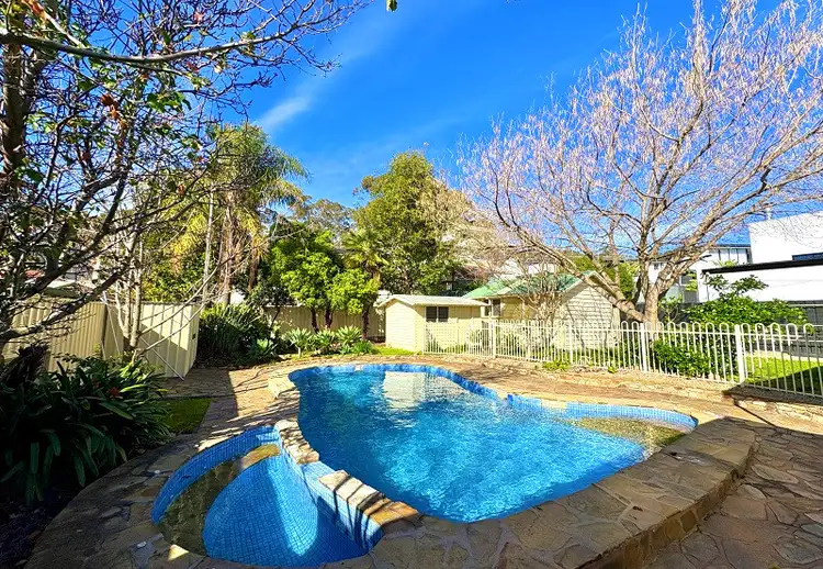 3 Conway Court